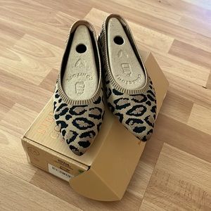 Vivaia Dark Leopard Aria 5 Flats 36.5